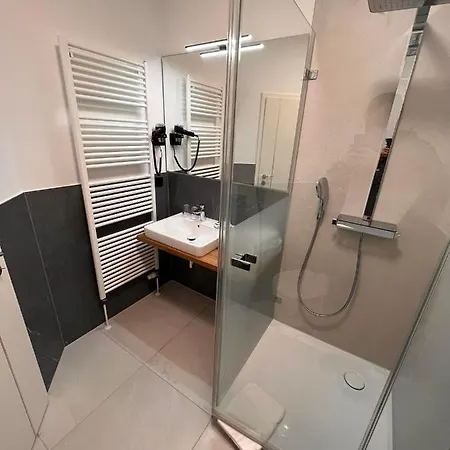 מלון Hotel-restaurant Amadeus Altwarmbuchen