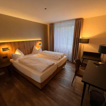 酒店 Hotel-restaurant Amadeus Altwarmbuchen