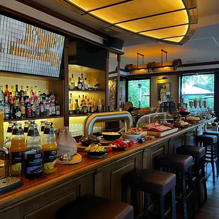 Hotel-restaurant Amadeus Hotel Altwarmbuchen