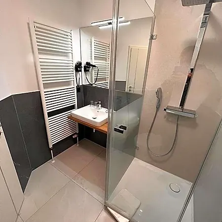 Hotel-restaurant Amadeus 3* Altwarmbuchen